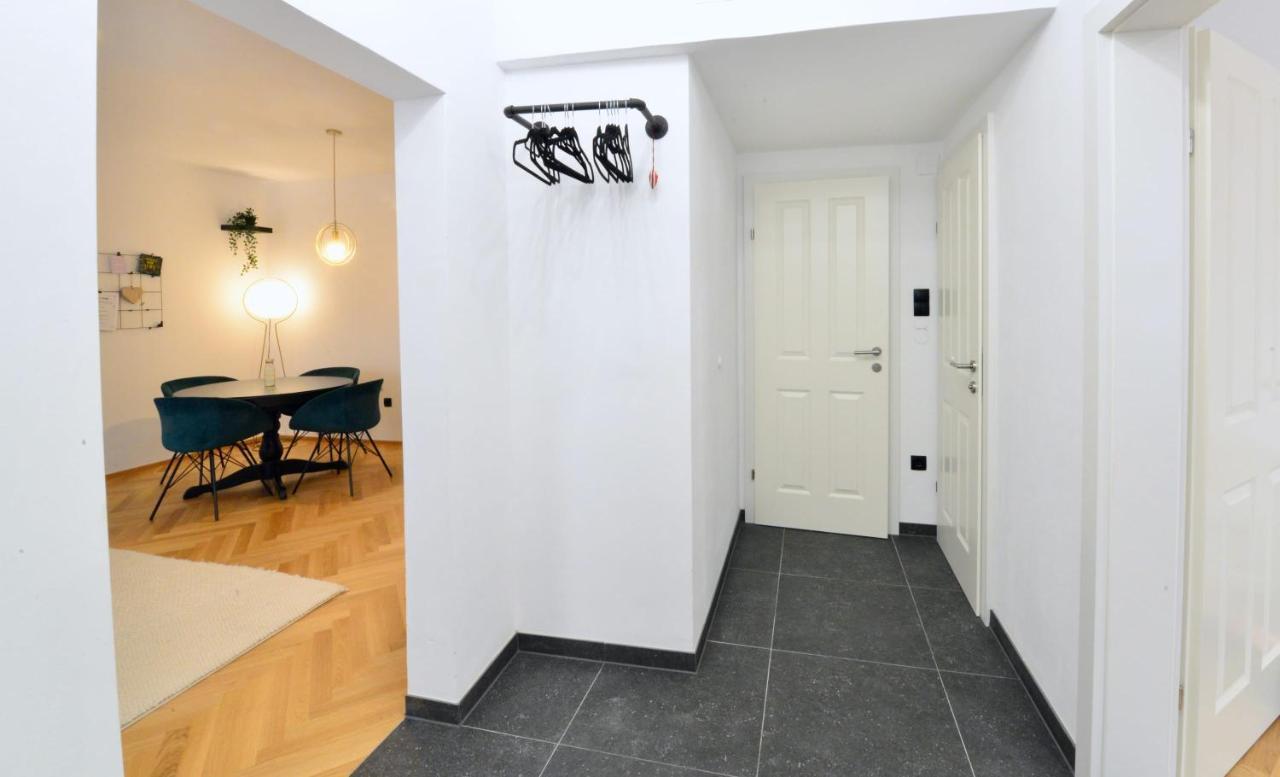 Modern Flat With Parking Space Apartman Bécs Kültér fotó